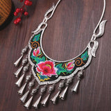 Miao silver collares etnicos retro grandes pendant bell big brand women's Flower embroidery necklace & pendants bohemia female jewelry Festival show Classic atmosphere accessories bijuteria pusheen wholesale